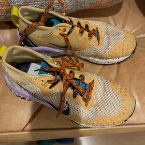 Nike Women's Athletic Shoes in Beige and Orange